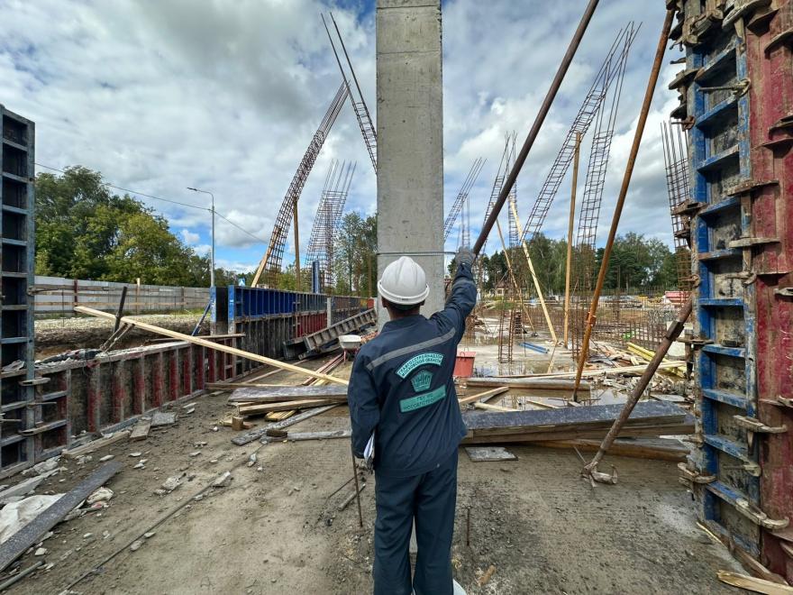 Новая жизнь спортивной арены: в Орехово-Зуевском округе ведется реконструкция стадиона «Русич»